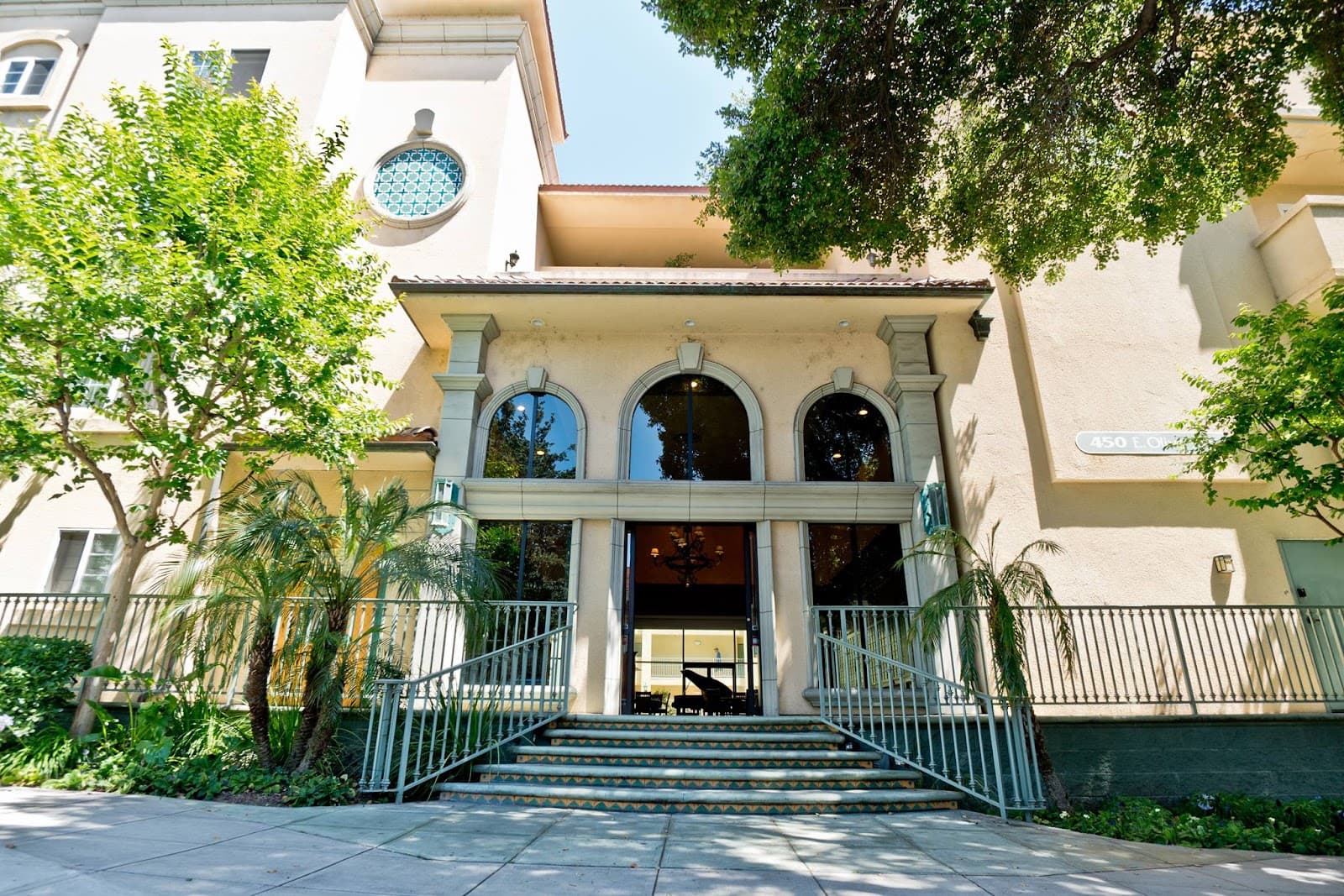 Olive Plaza Apartments