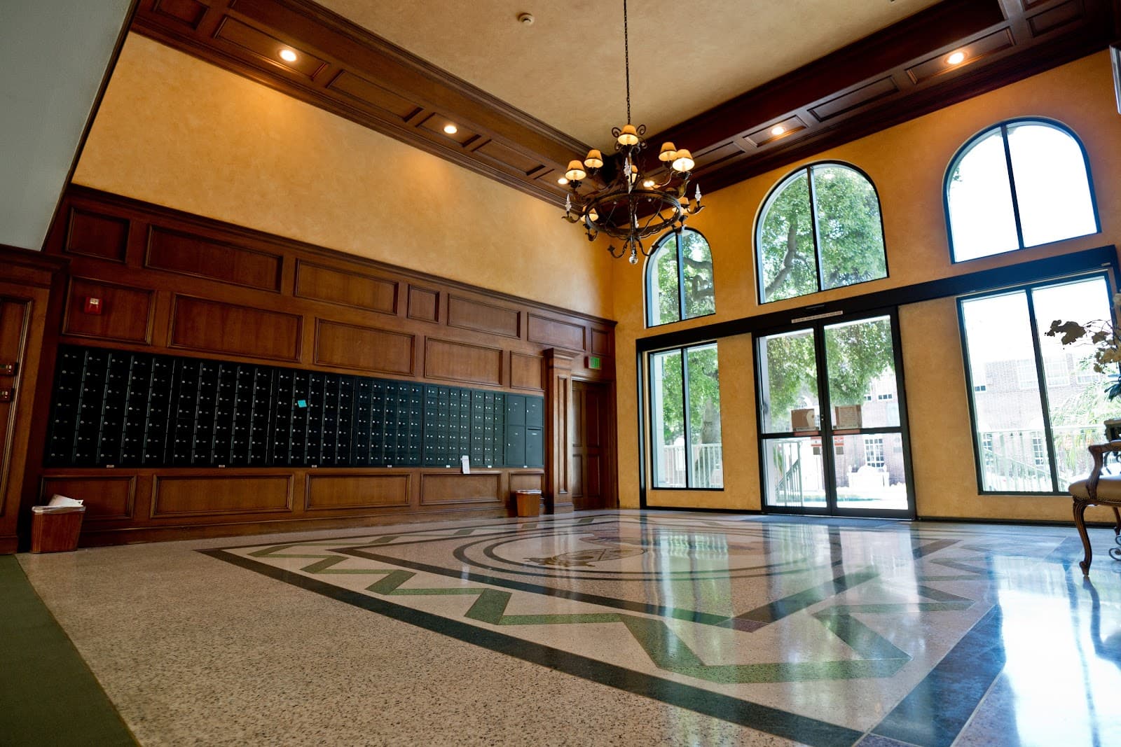 Olive Plaza Apartments photo 5