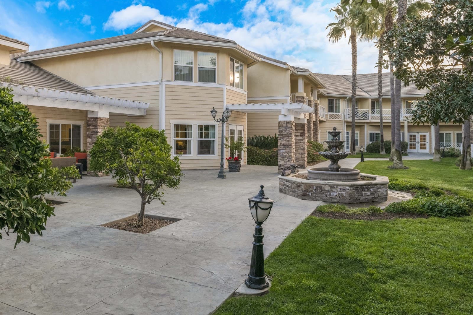 Holiday Simi Hills
