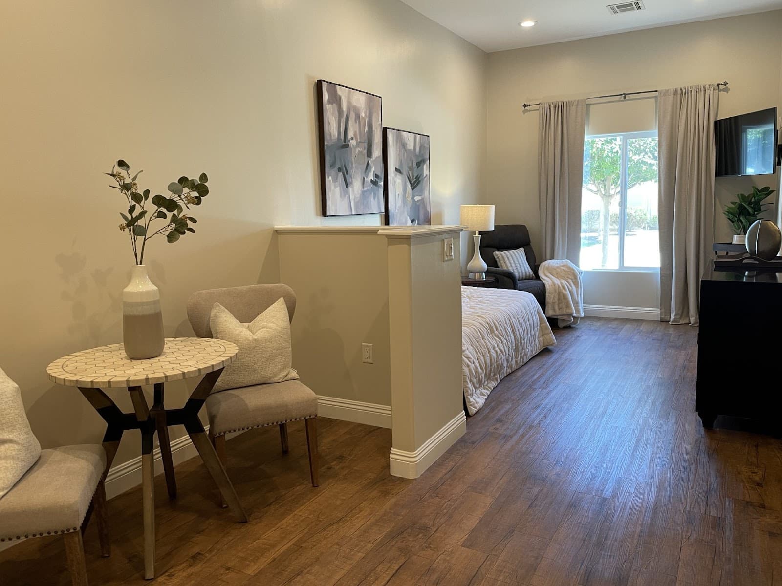 Homelife Senior Living Llc 7 photo 4