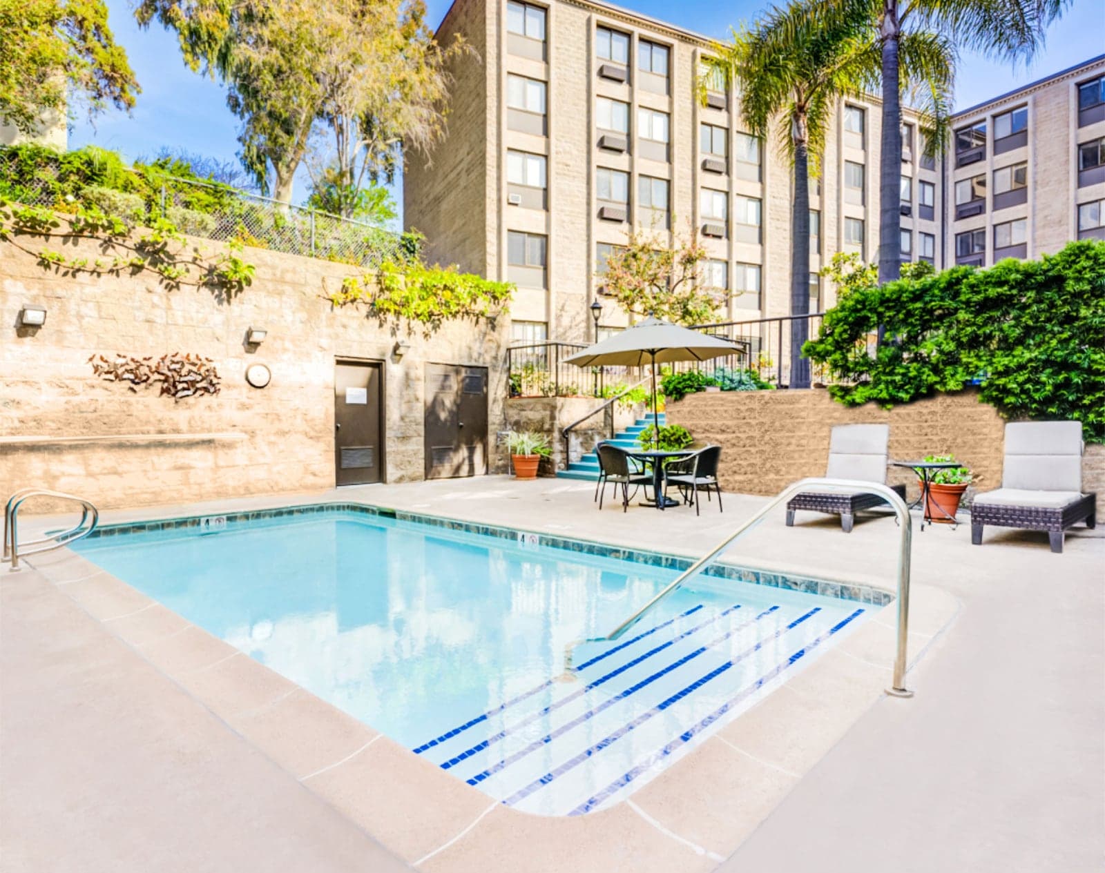 Chateau La Jolla photo 2