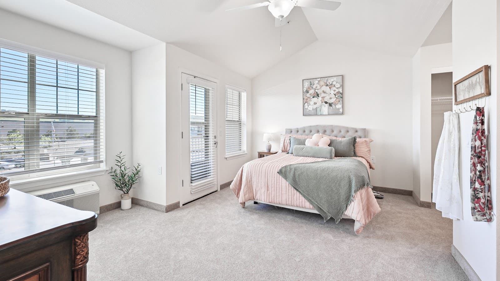 El Dorado Estates Gracious Retirement Living photo 2