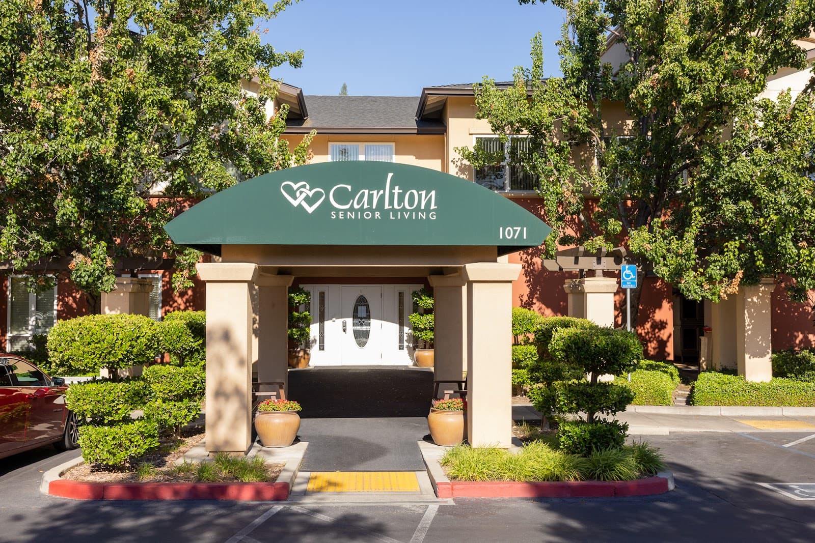 Carlton Senior Living Sacramento Atrium photo 2