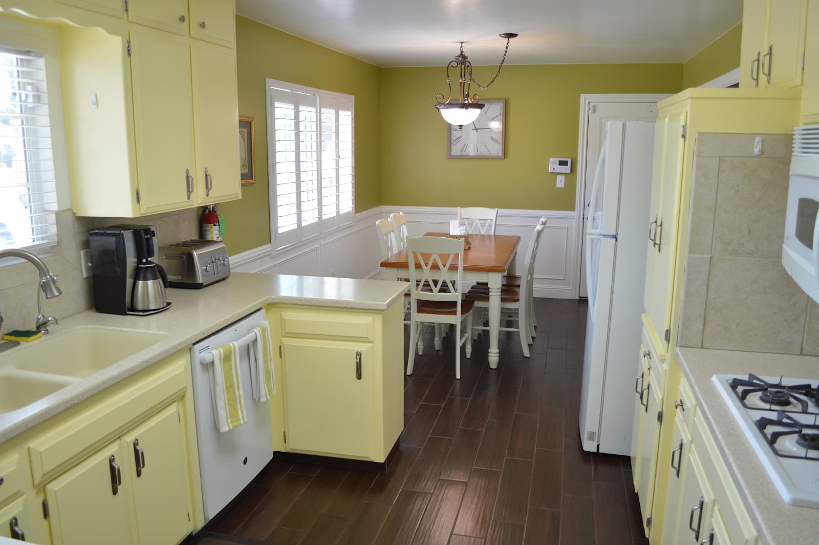 Rose Meadow Manor photo 3