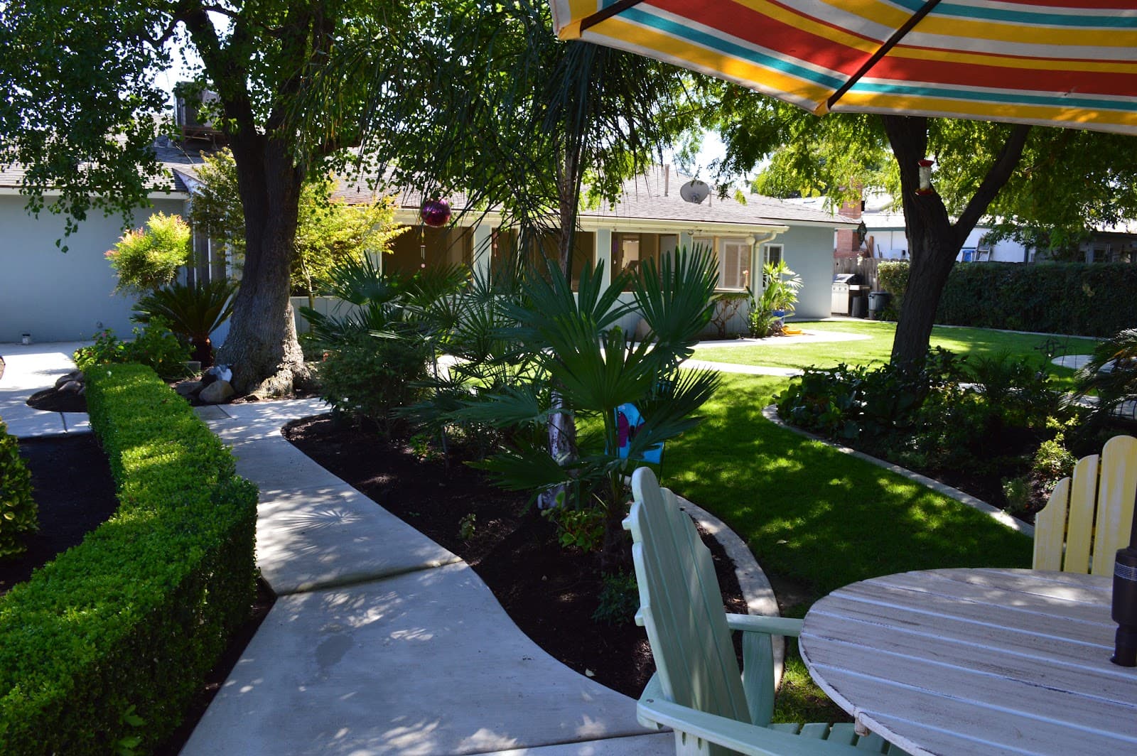 Rose Meadow Manor photo 2