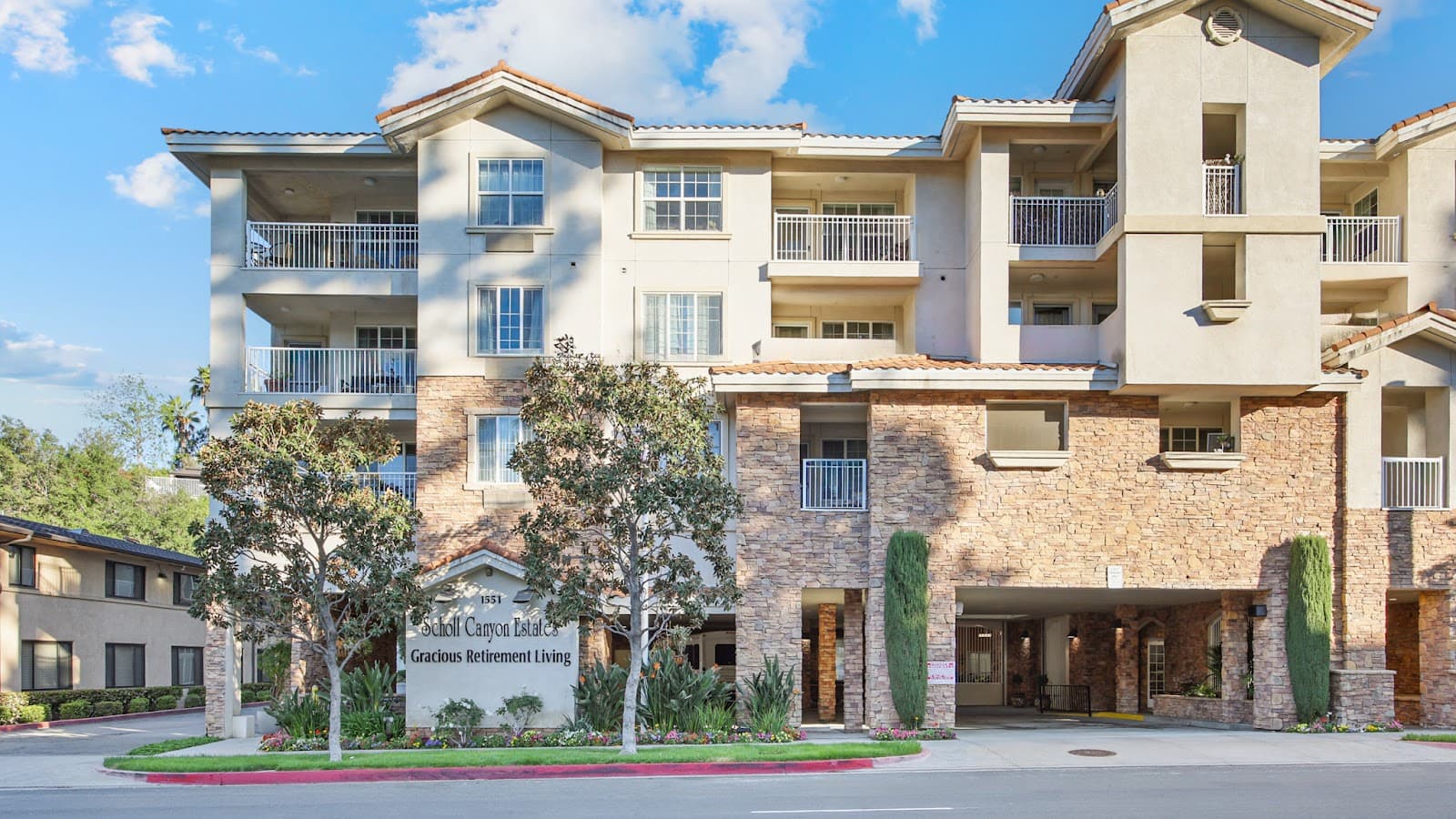 Scholl Canyon Estates Gracious Retirement Living photo 4