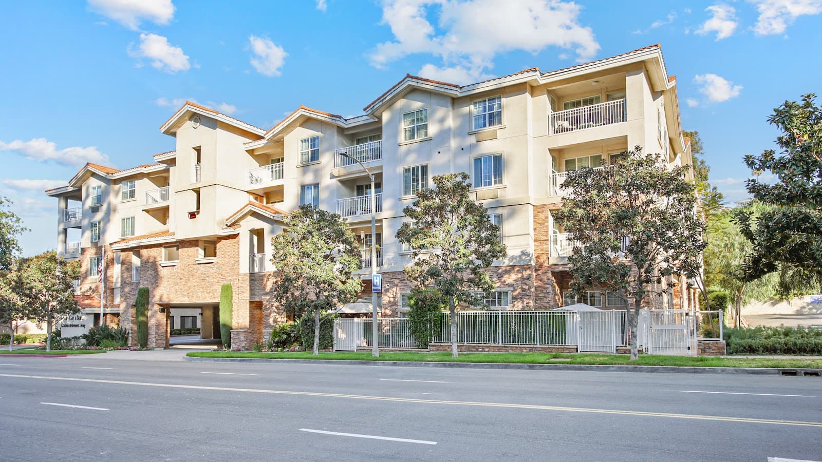 Scholl Canyon Estates Gracious Retirement Living photo 1