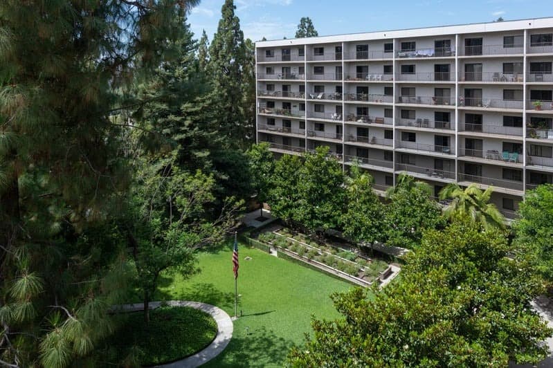 Pasadena Highlands photo 2
