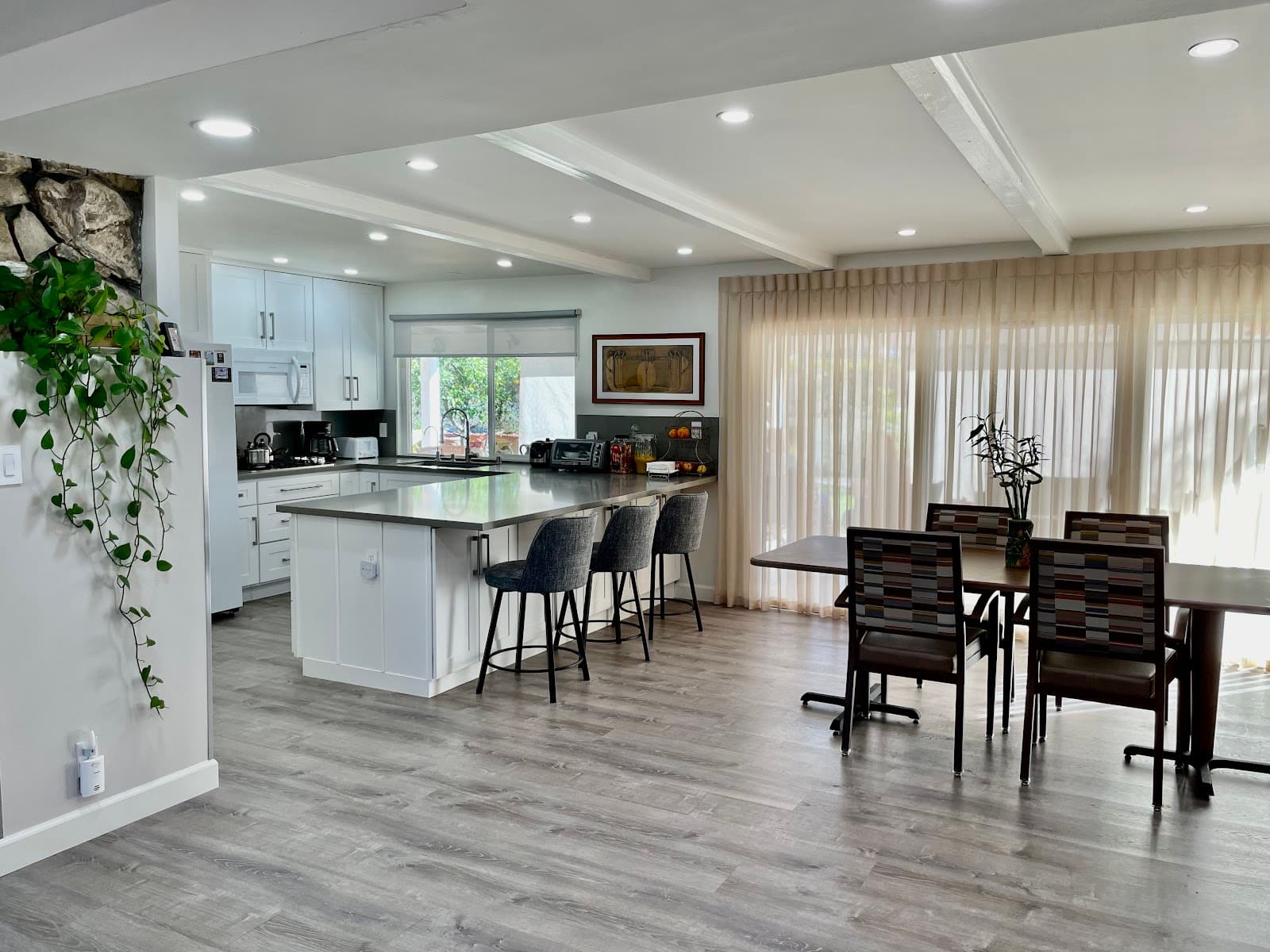 254 East Sidlee