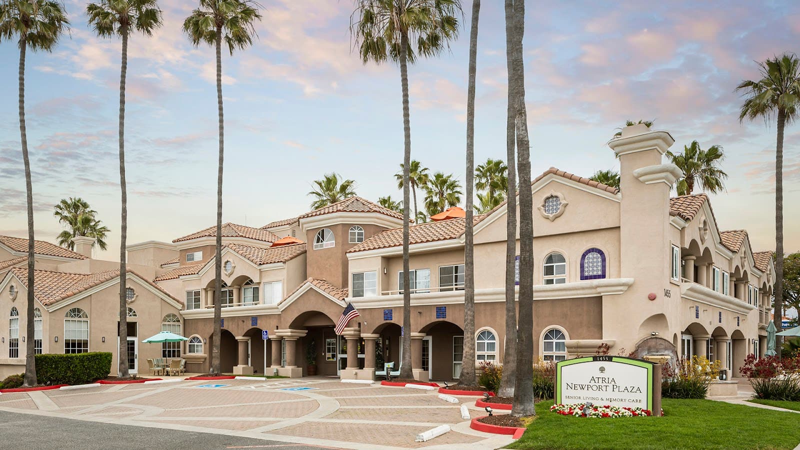 Atria Newport Plaza photo 2