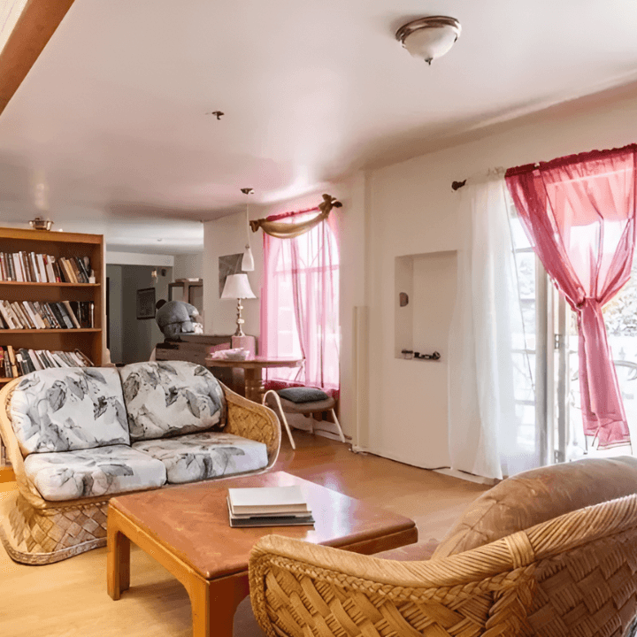 Bentley Manor photo 3