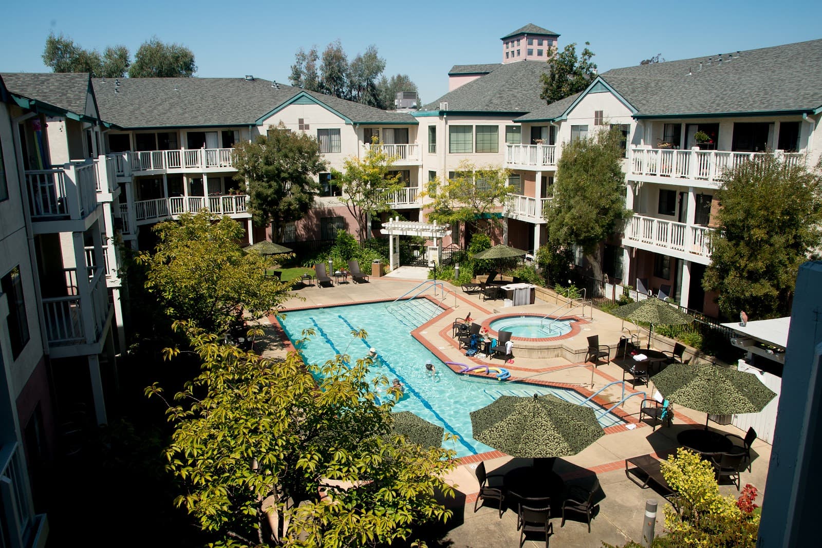 Baywood Court photo 4