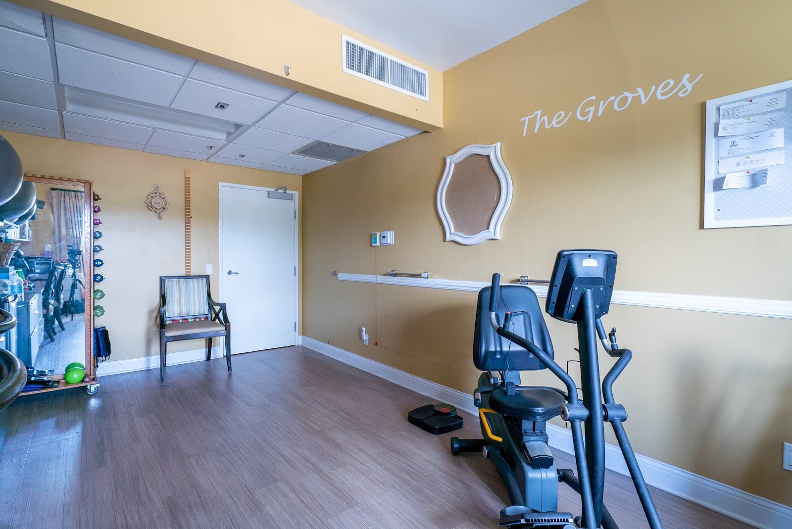 The Groves at Tustin Assisted Living photo 2