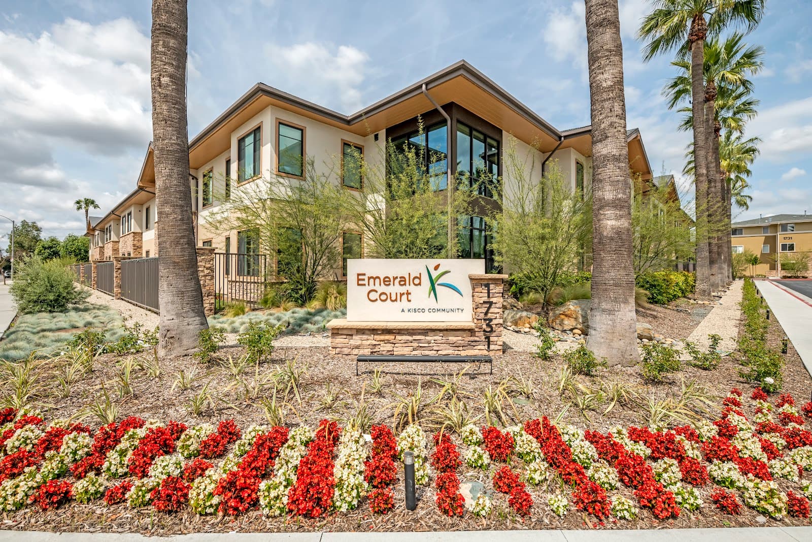 Emerald Court photo 2