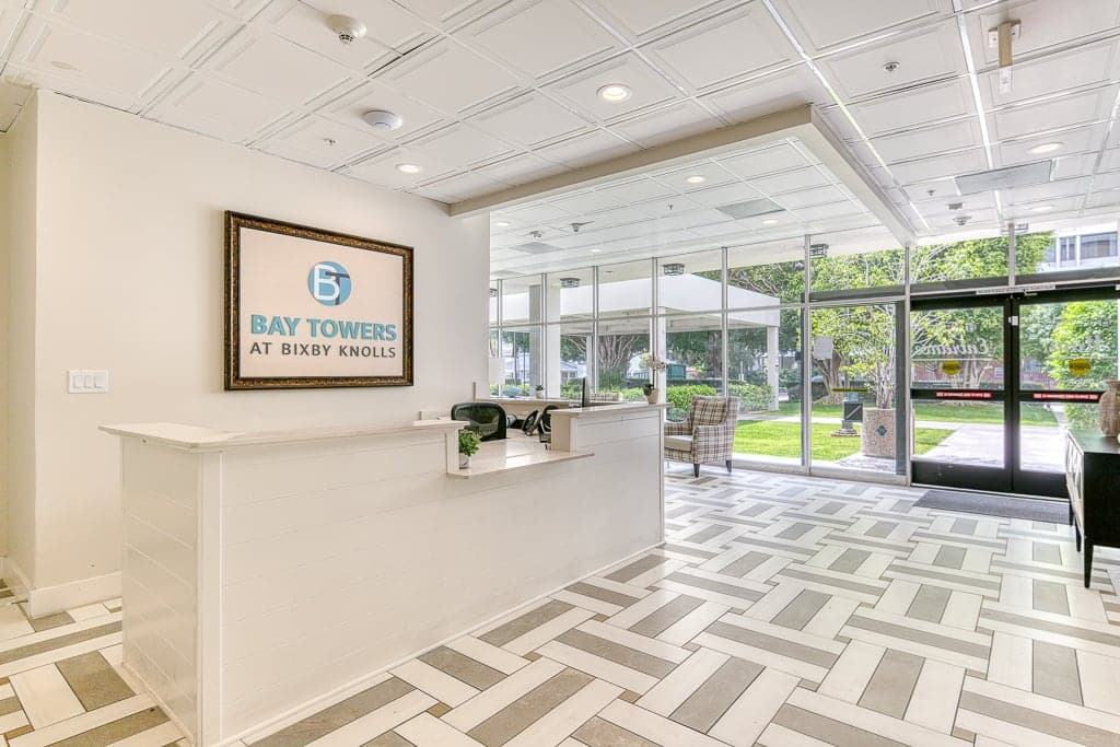 Bay Towers at Bixby Knolls photo 4