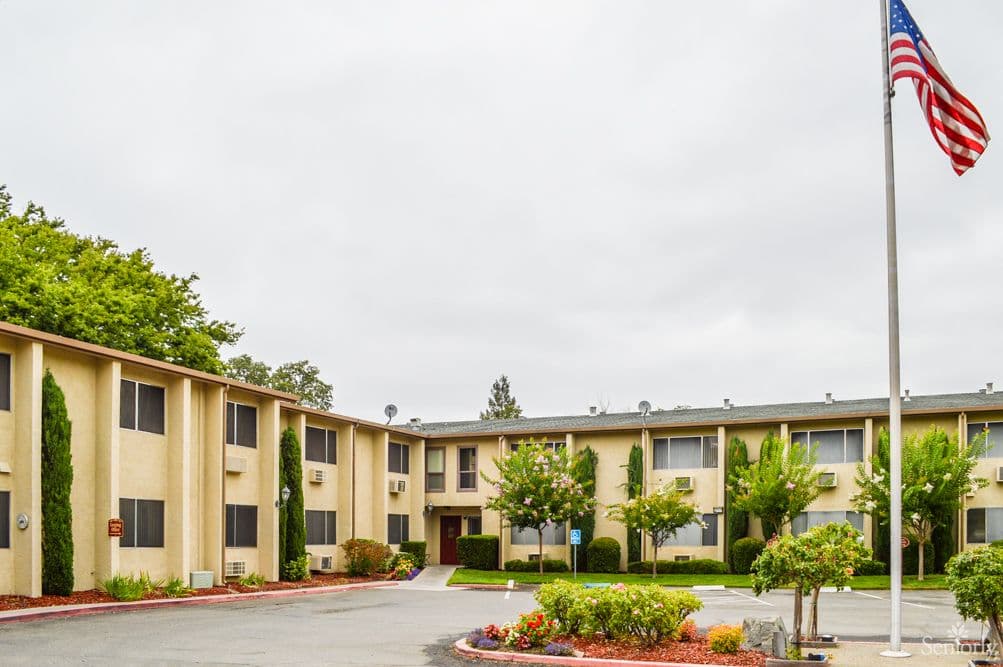 Auburn Oaks Senior Living