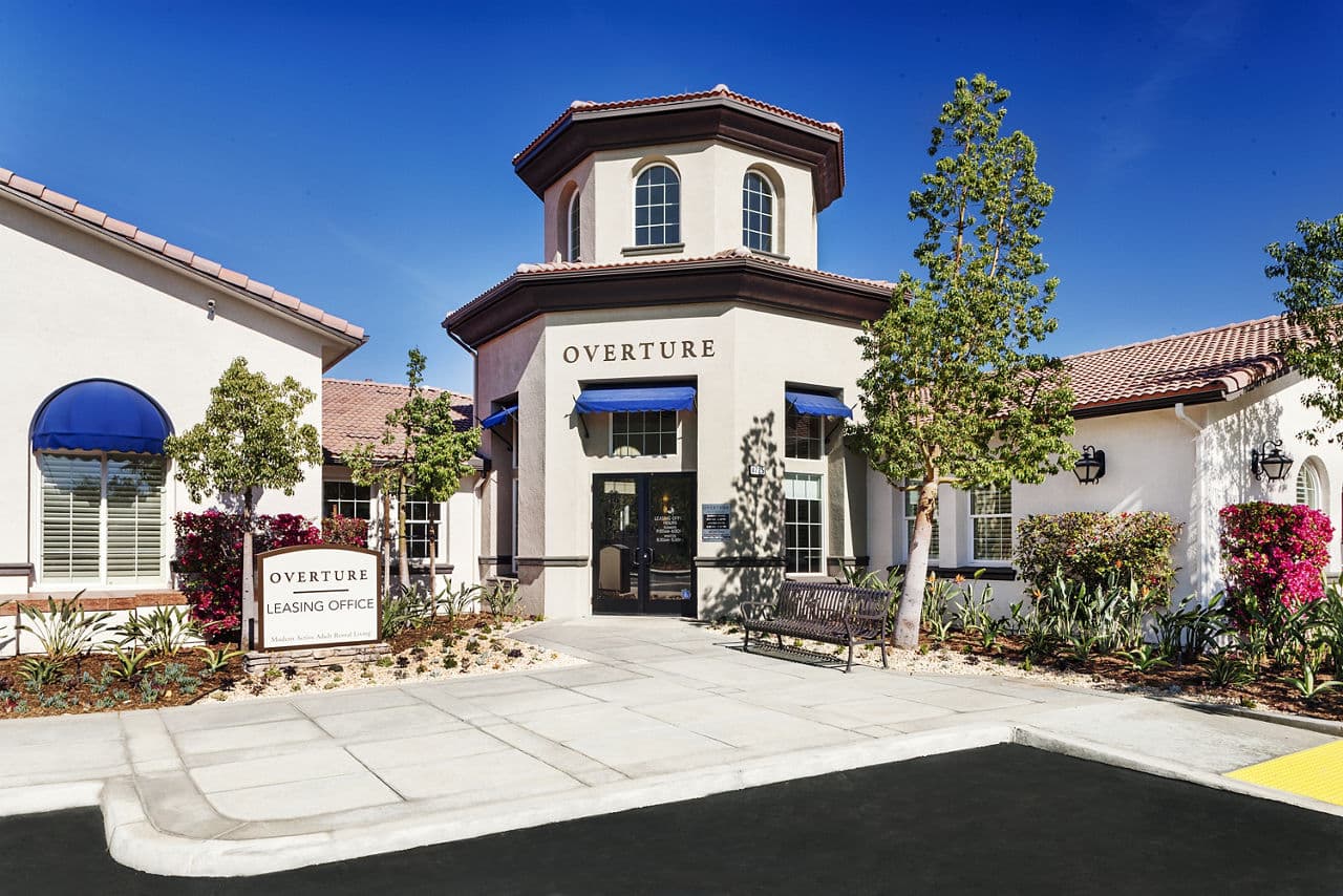 Overture Riverwalk 55+ Apartment Homes photo 5