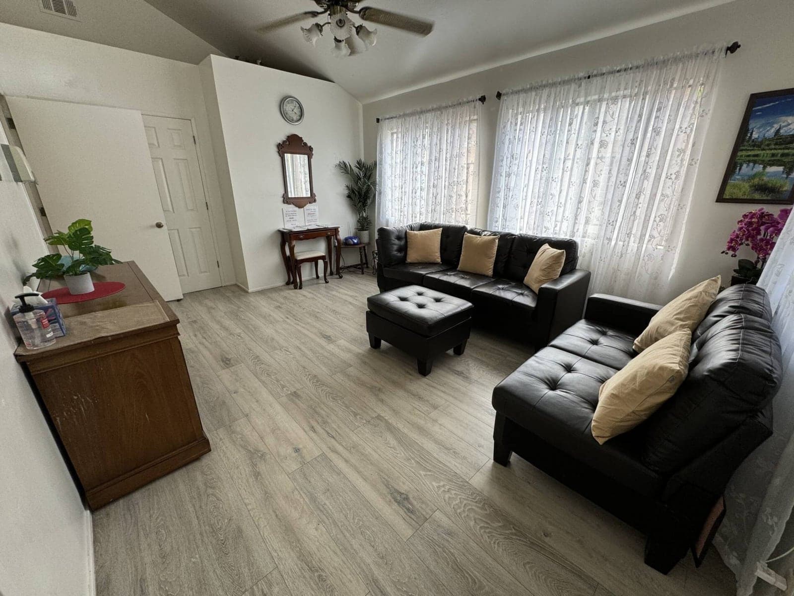 Bentley House photo 4