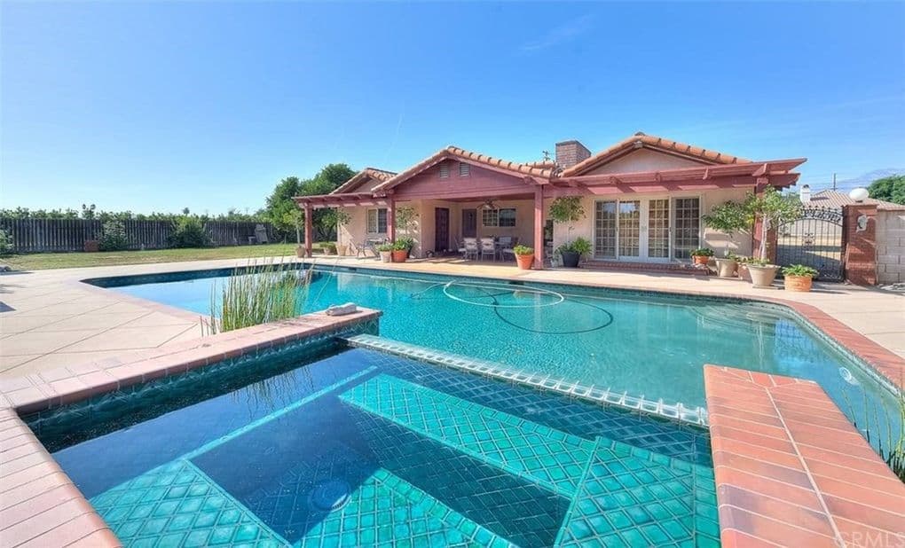 Hacienda Living photo 3