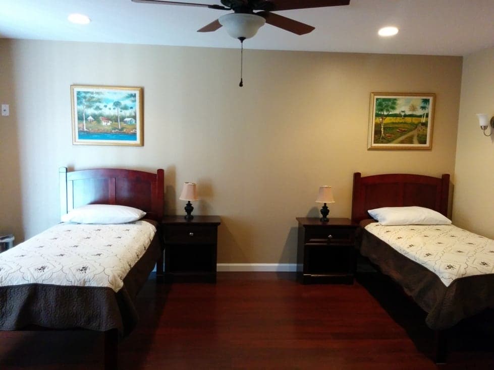 A & A Bakersfield Care Home photo 4