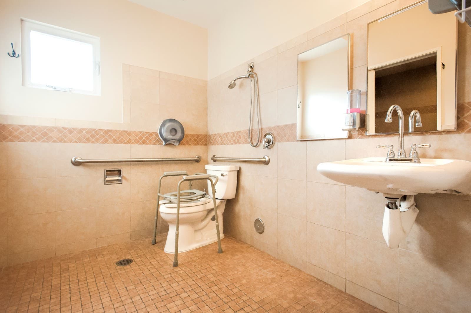 Ranchview Senior Assisted Living photo 5
