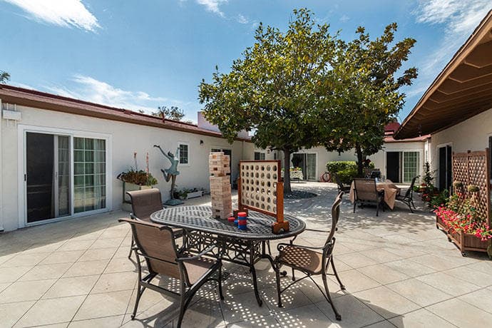Silverado Senior Living-Tustin Hacienda photo 4
