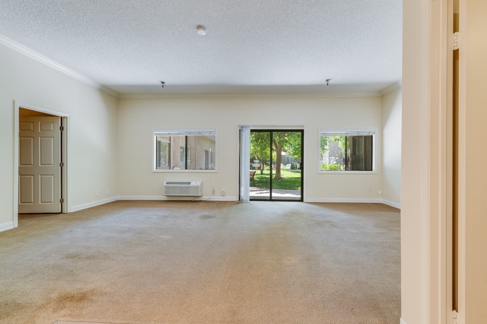 Chatsworth Commons Senior Living photo 3