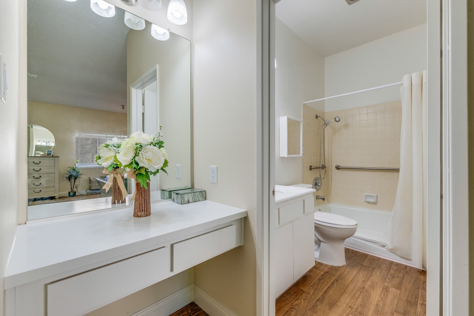 Chatsworth Commons Senior Living photo 5