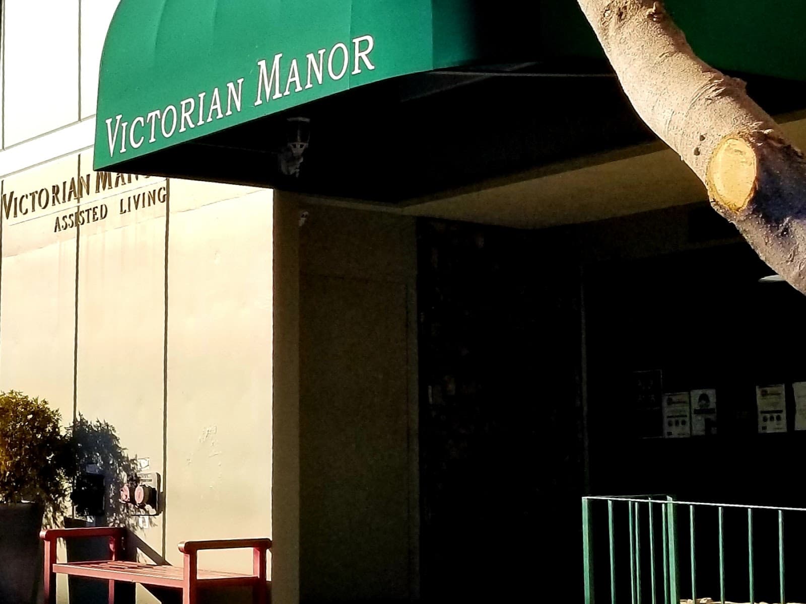 Victorian Manor photo 3
