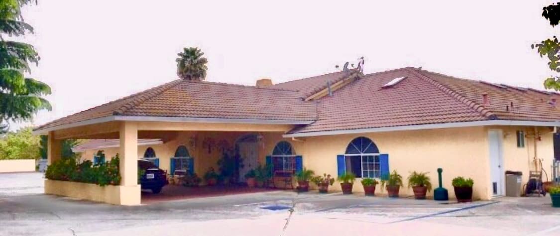 Whispering Pines Inn photo 4