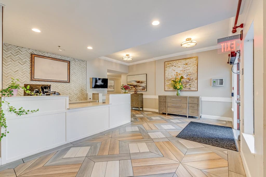 Burlingame Senior Living photo 4