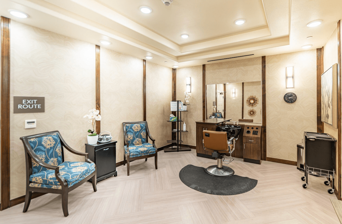 Loma Clara Senior Living photo 4