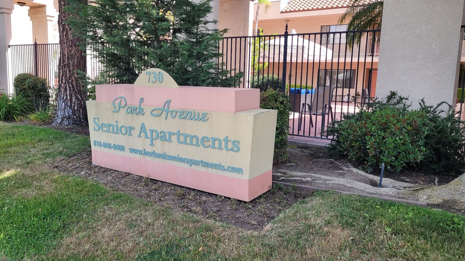 Park Avenue Apartments photo 3