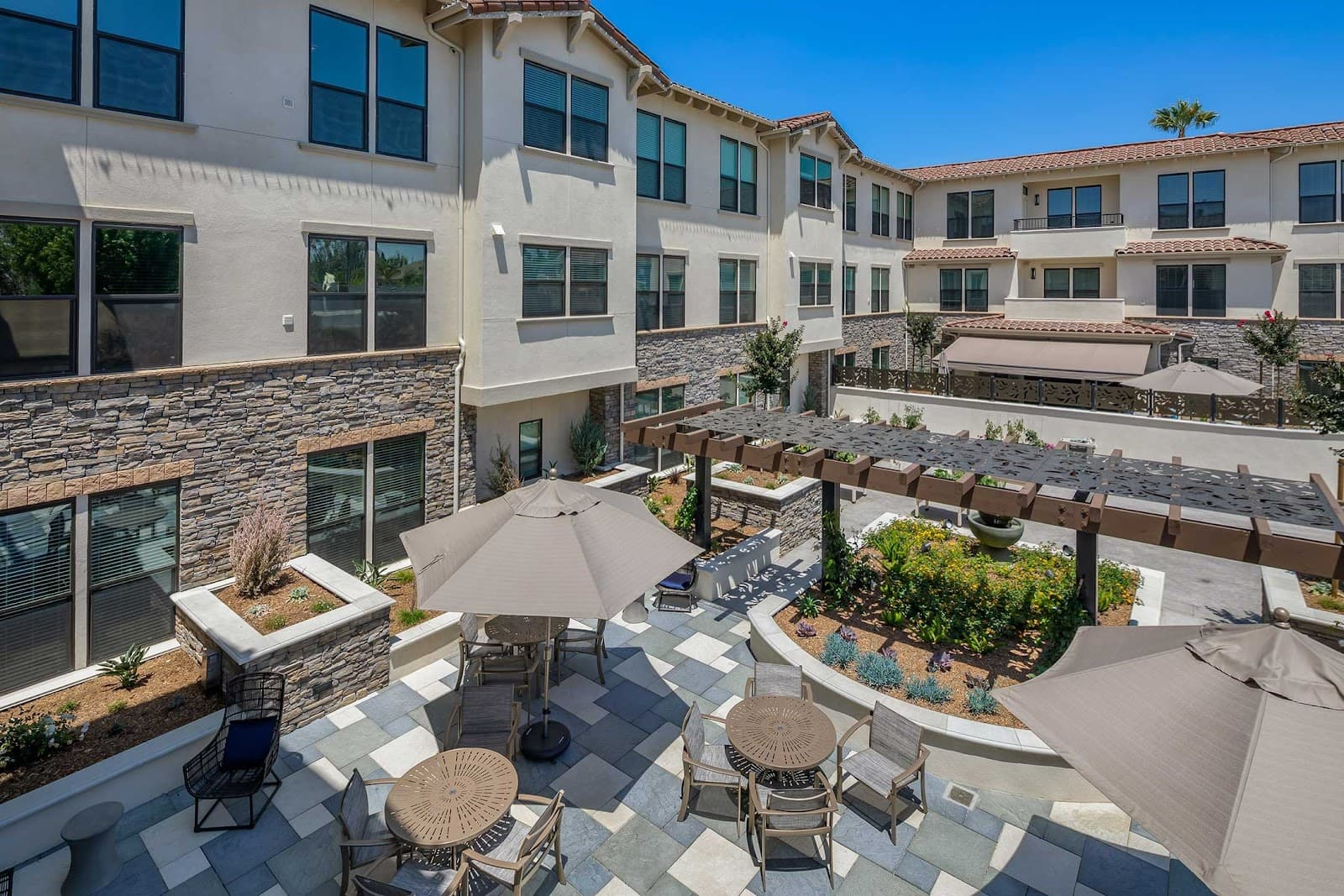 Oakmont Of Huntington Beach photo 2