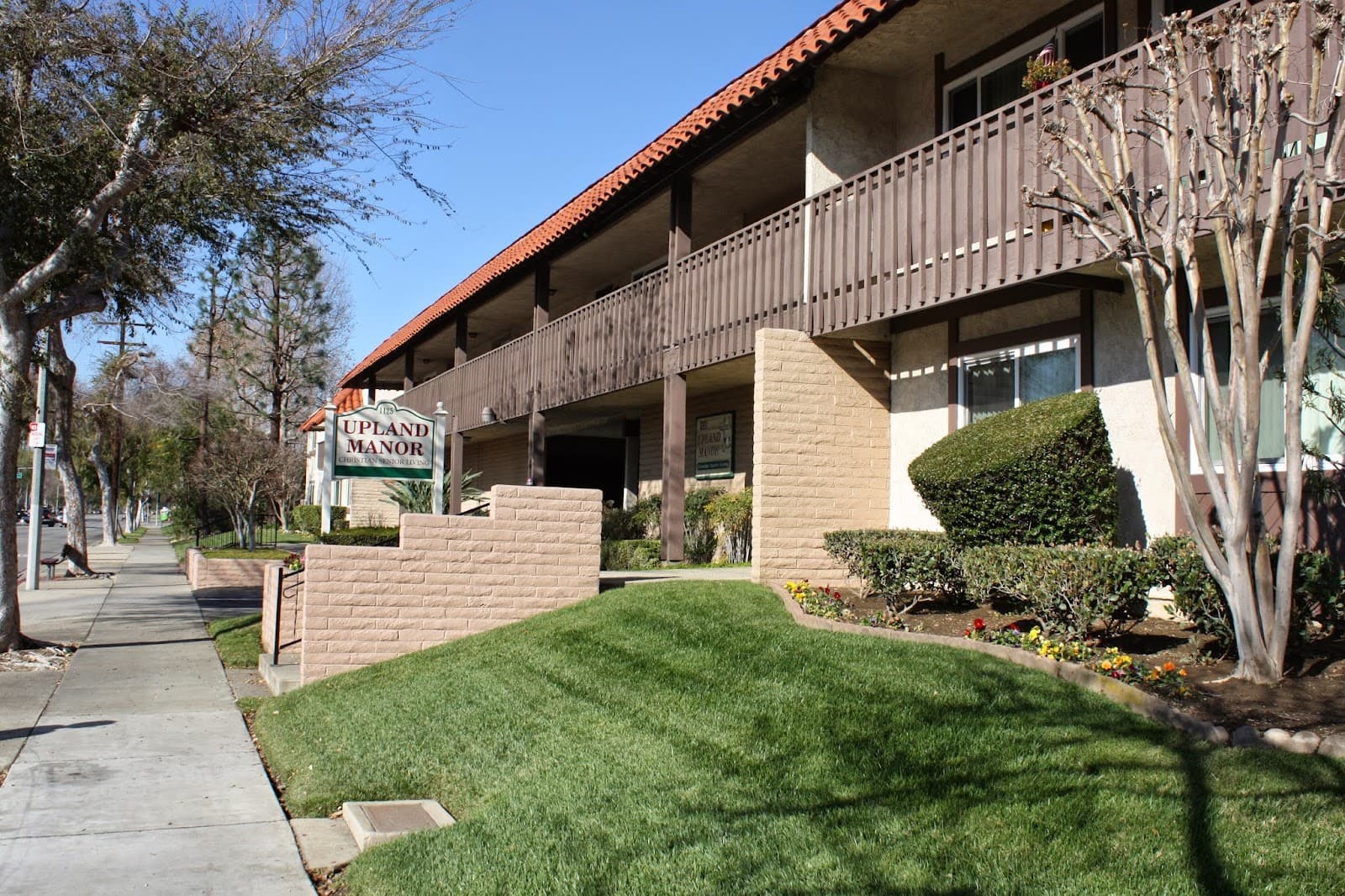 Upland Manor photo 2