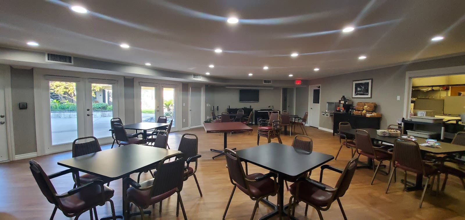 Upland Manor photo 3