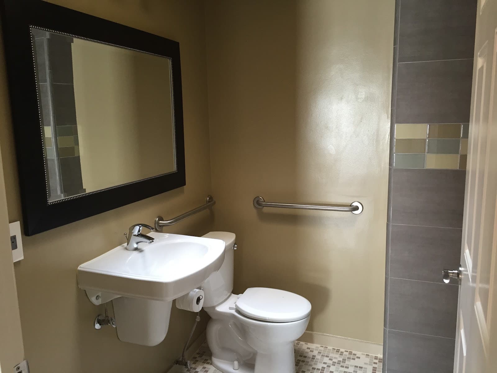 Navita Residences Edgemont photo 5