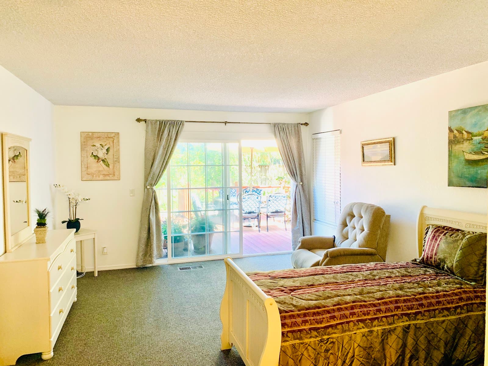 Pleasanton Senior Care Villa photo 3