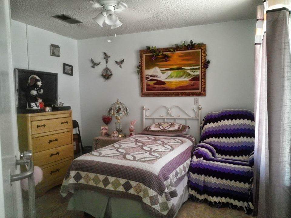 Carroll Manor photo 2