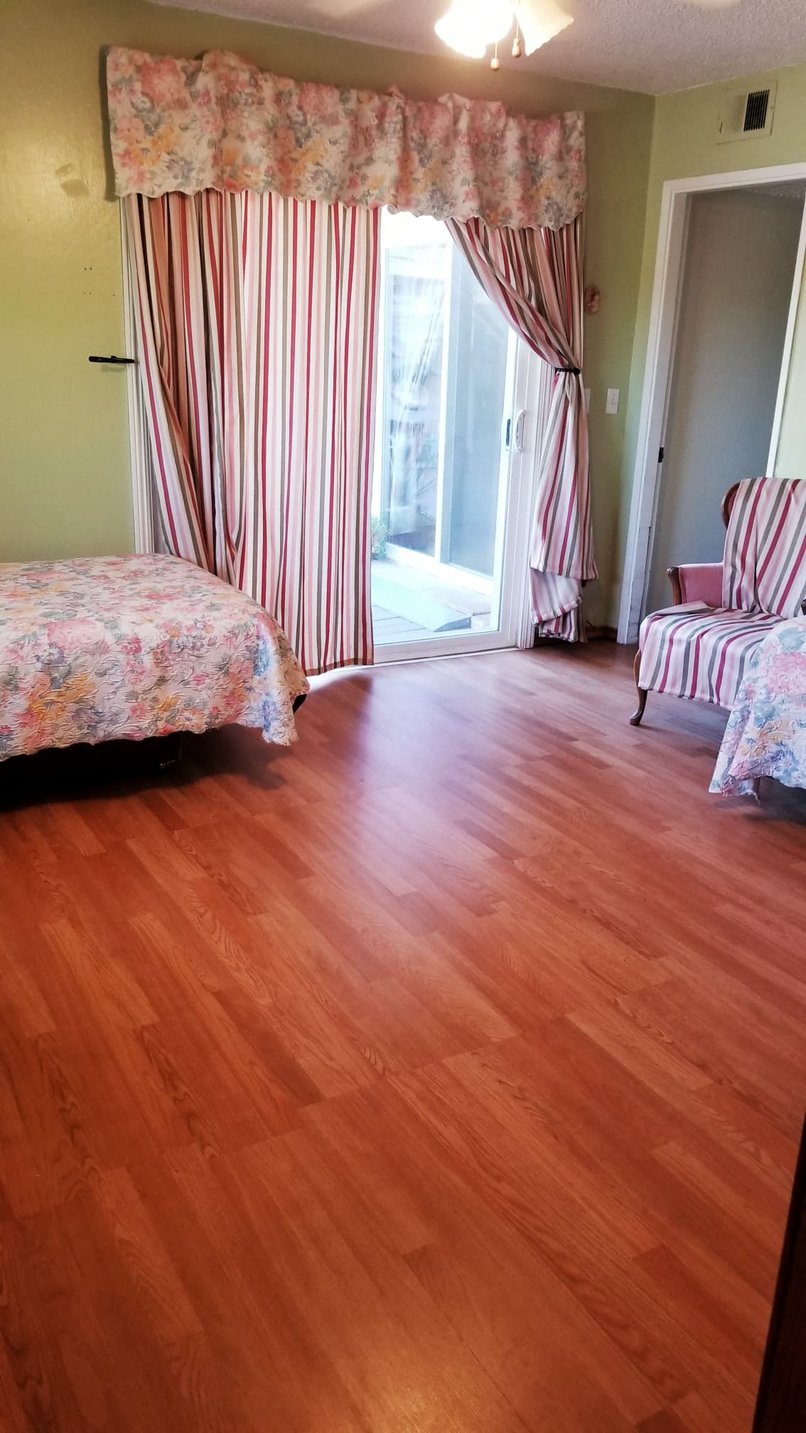 Pinecrest Retirement Home photo 2