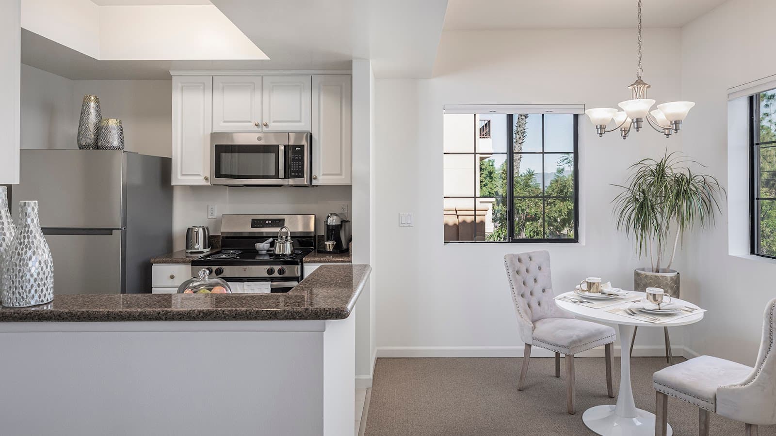 Atria Tarzana photo 4