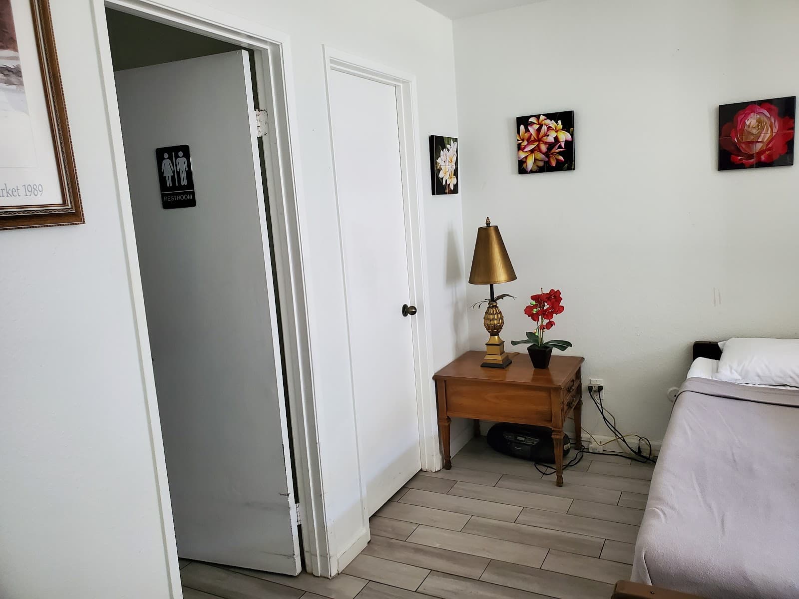 Ashton Home photo 2