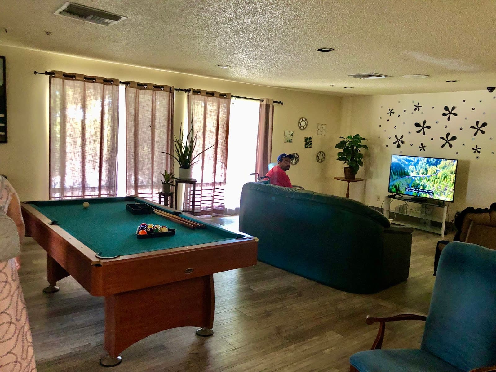 West Hills Assisted Living photo 5