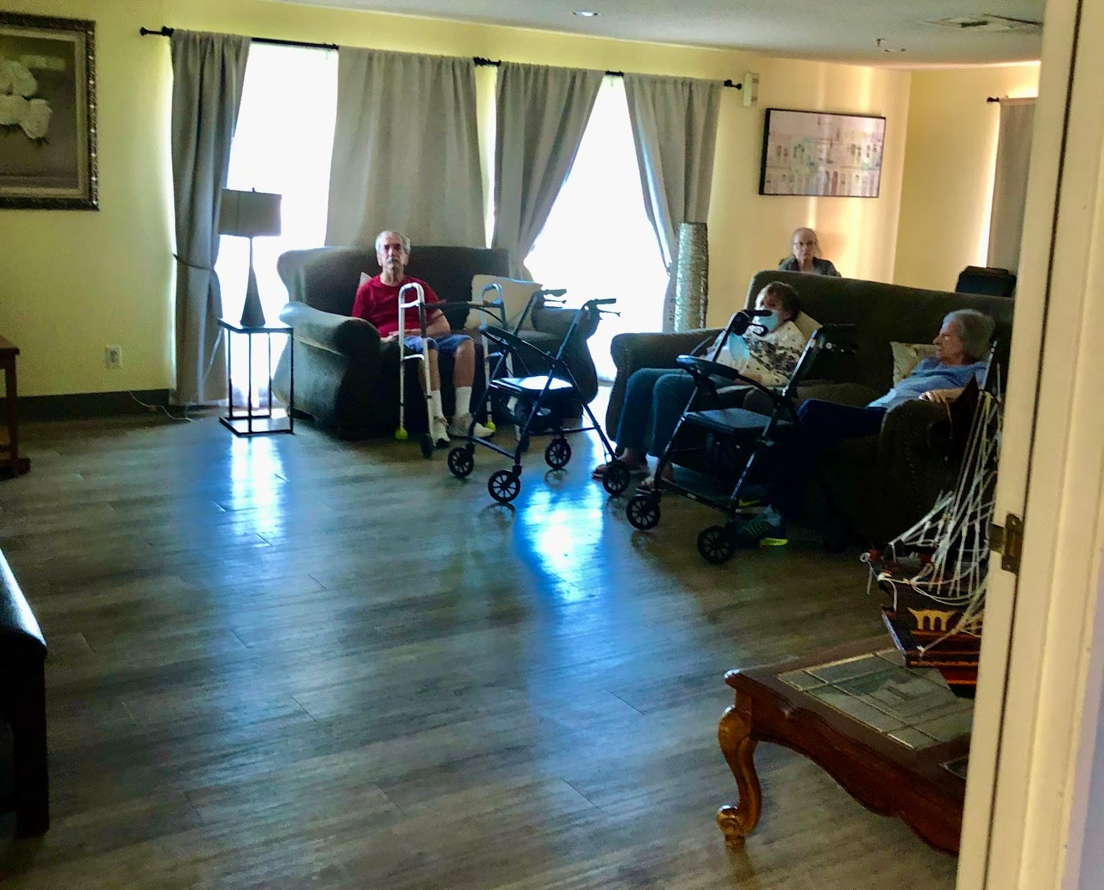 West Hills Assisted Living photo 4