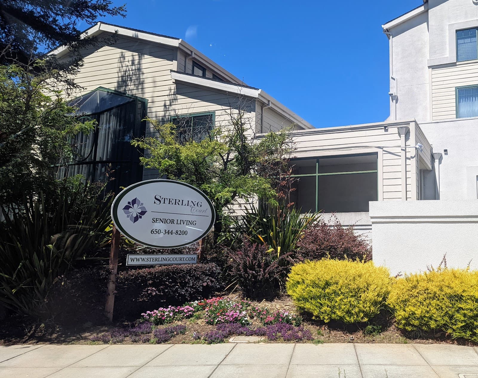 Sterling Court photo 1