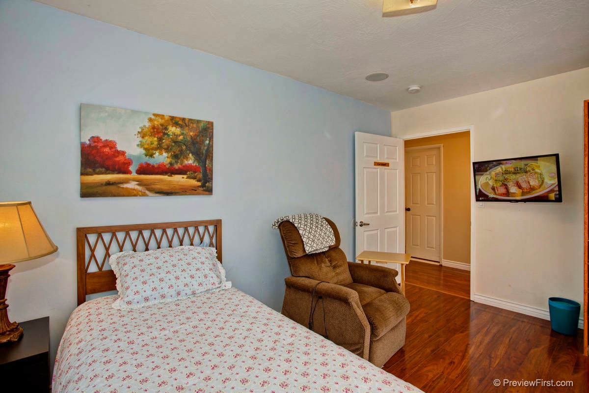Champine Manor photo 5