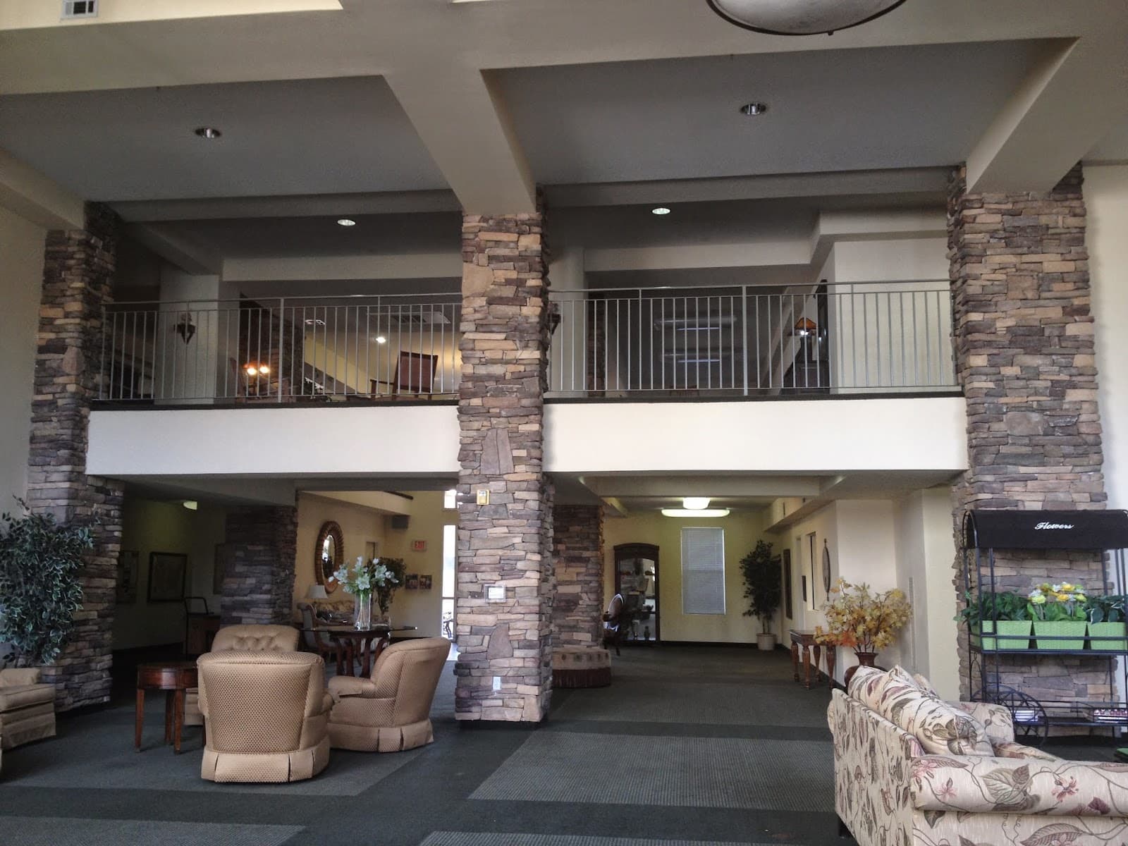 Royal Oaks Senior Apartments photo 4