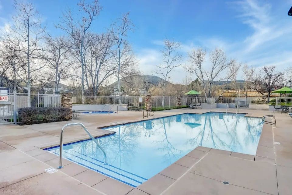Royal Oaks Senior Apartments photo 2