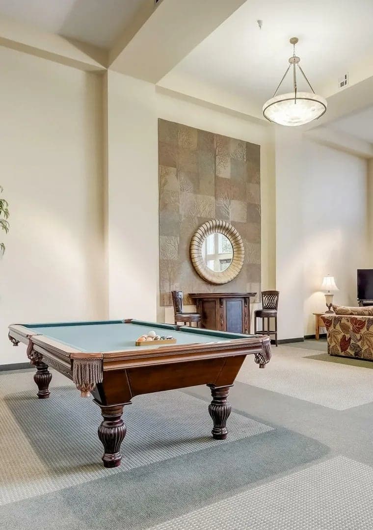 Royal Oaks Senior Apartments photo 4
