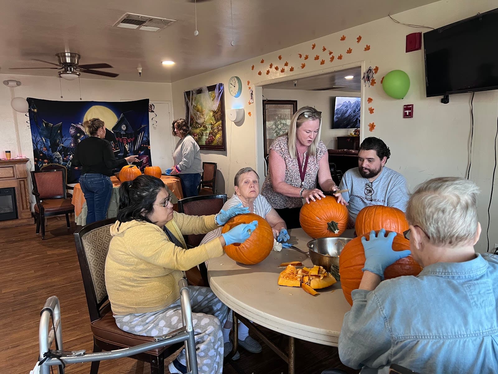 Redwood Senior Living Bakersfield photo 2